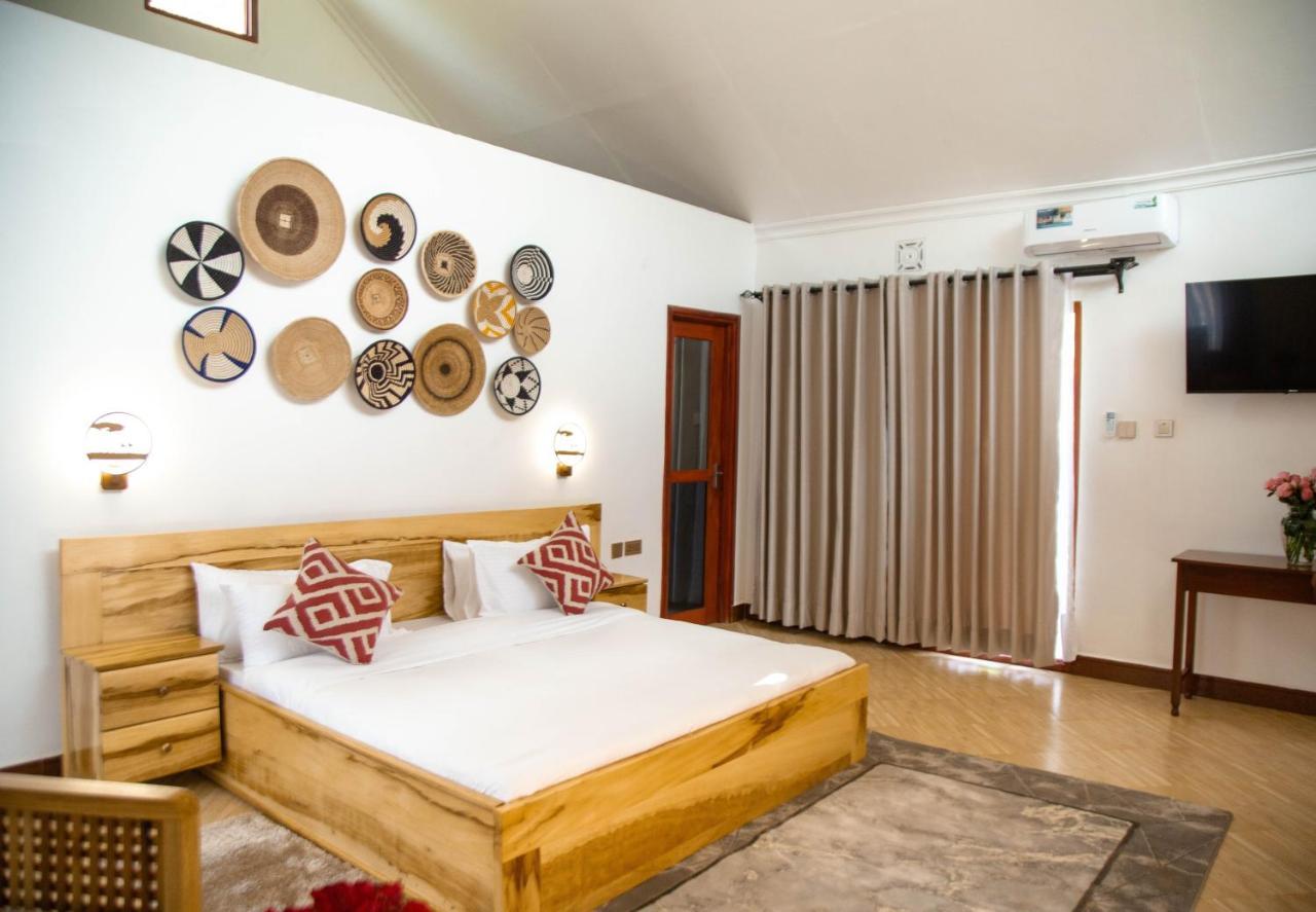 Shose Farmhouse Chalets & Campsite Moshi Bagian luar foto