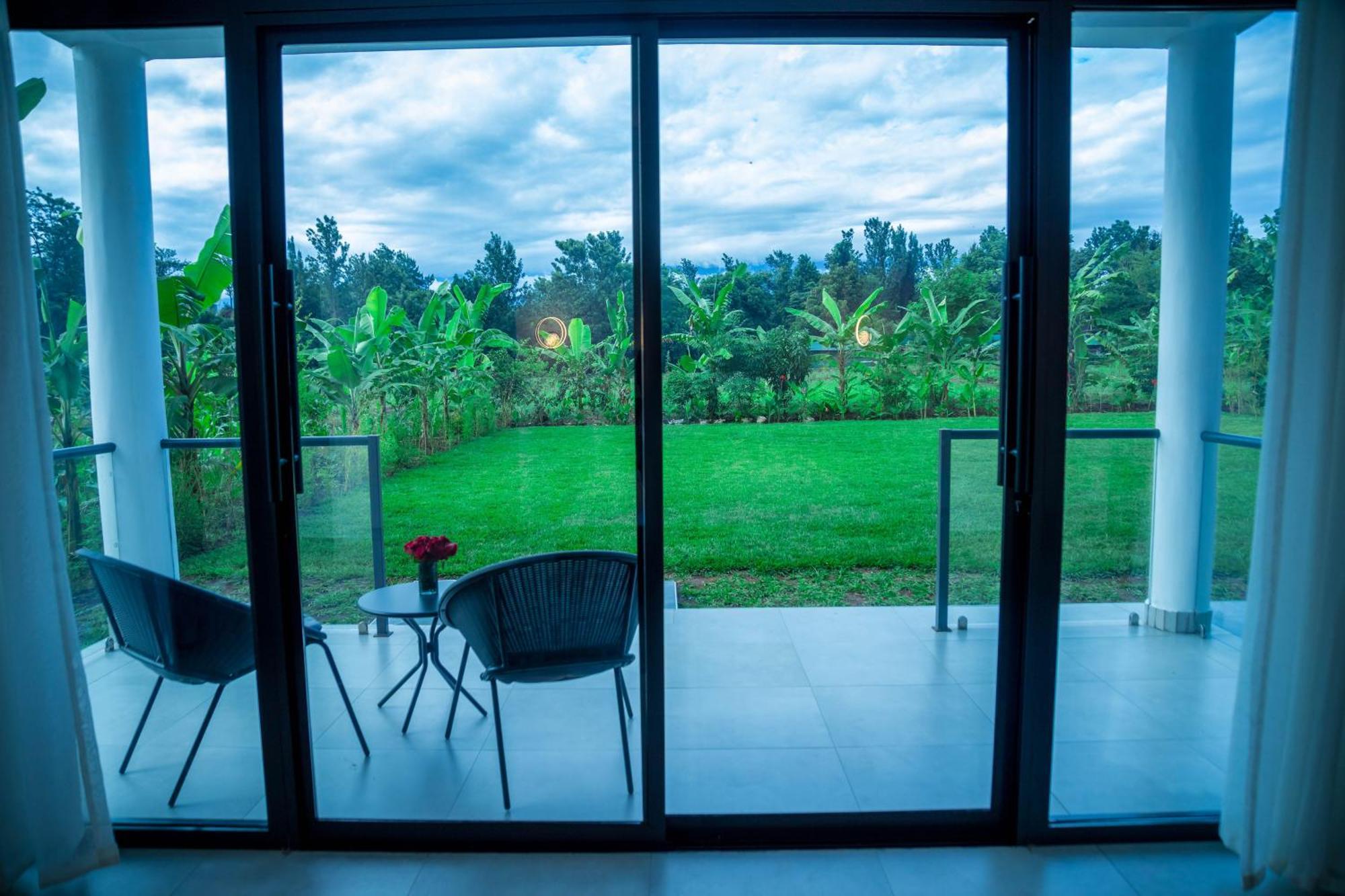 Shose Farmhouse Chalets & Campsite Moshi Bagian luar foto