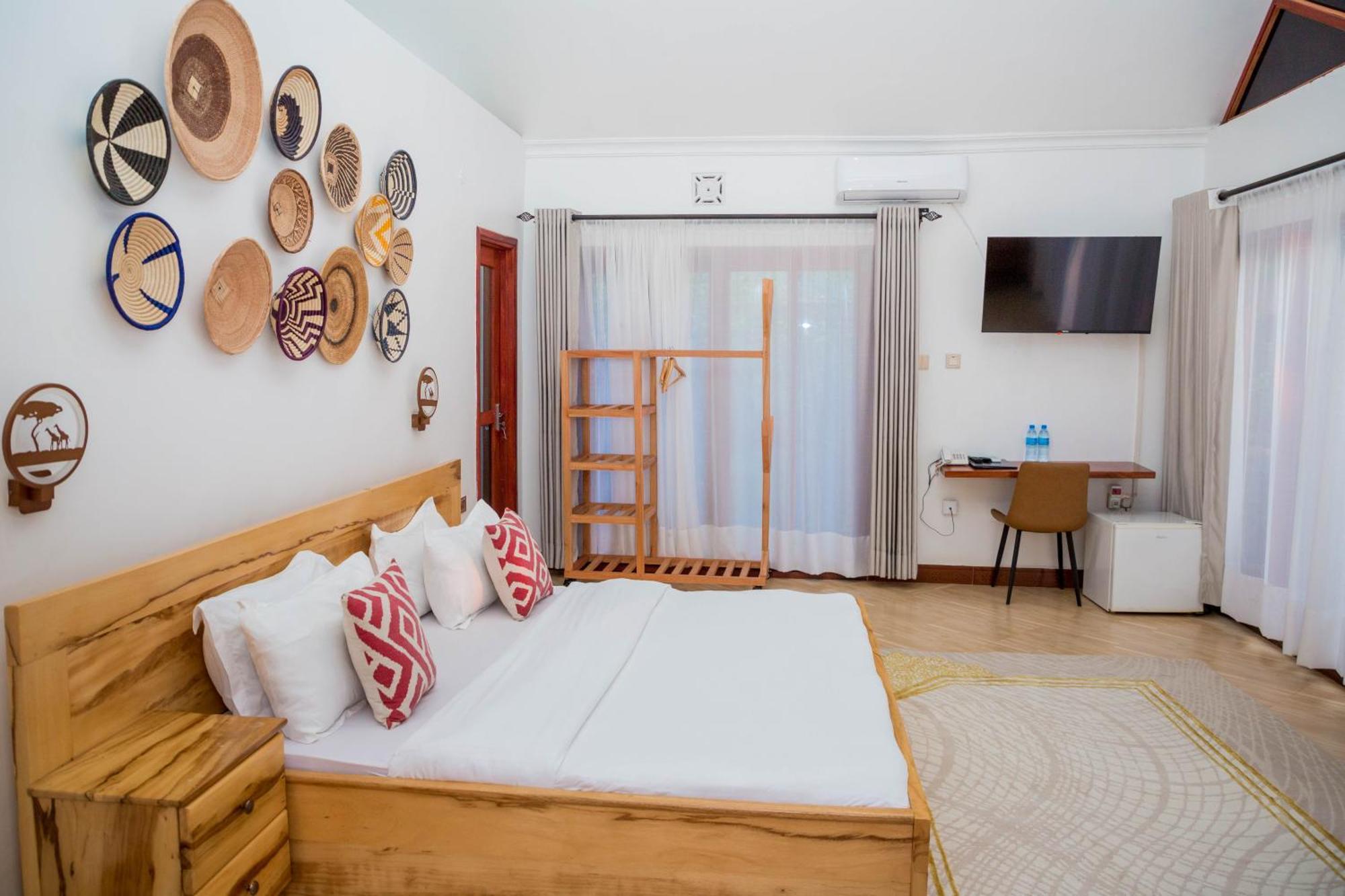 Shose Farmhouse Chalets & Campsite Moshi Bagian luar foto