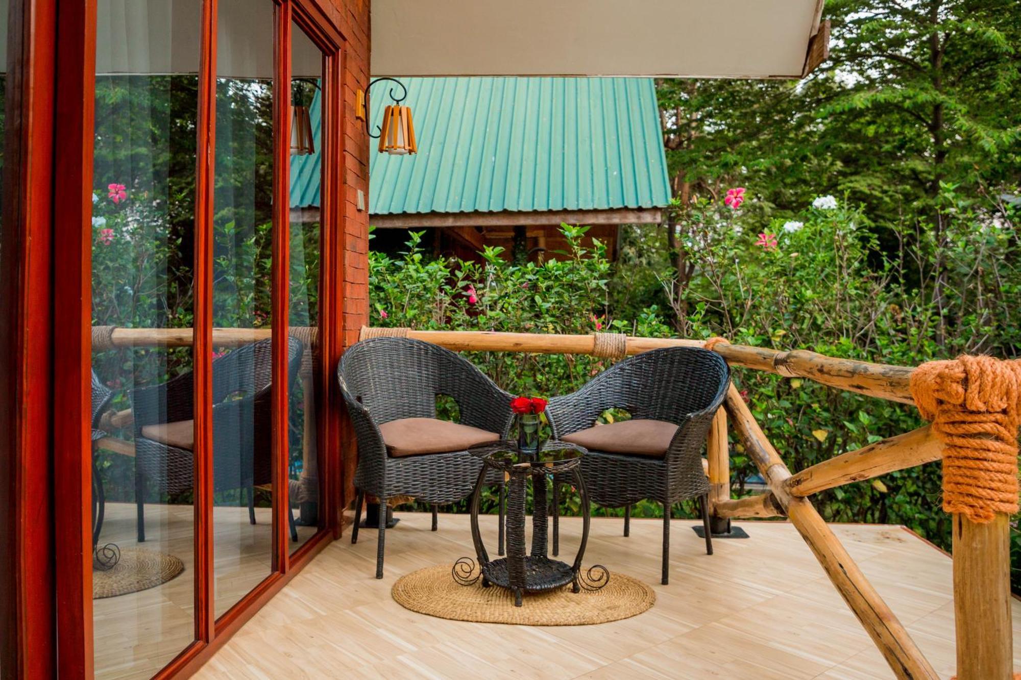 Shose Farmhouse Chalets & Campsite Moshi Bagian luar foto